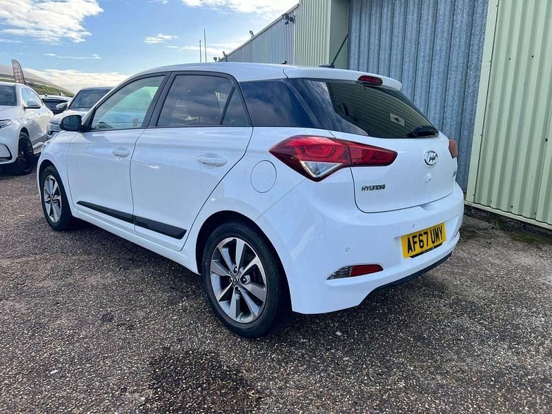 Used Hyundai i20 Premium 2017 White Hatchback