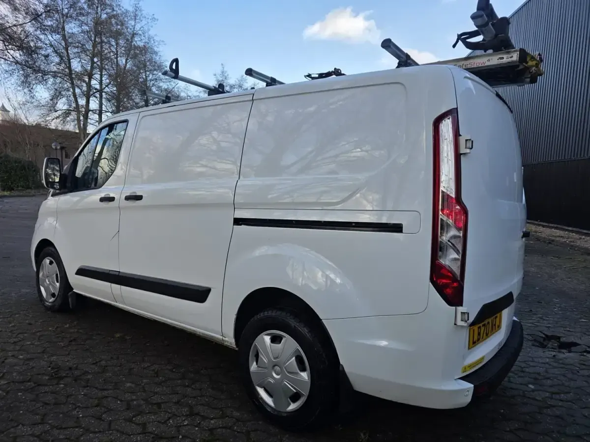 Usado Ford Transit Custom Trend 126 CV (92 kW) 2021 Blanco Van