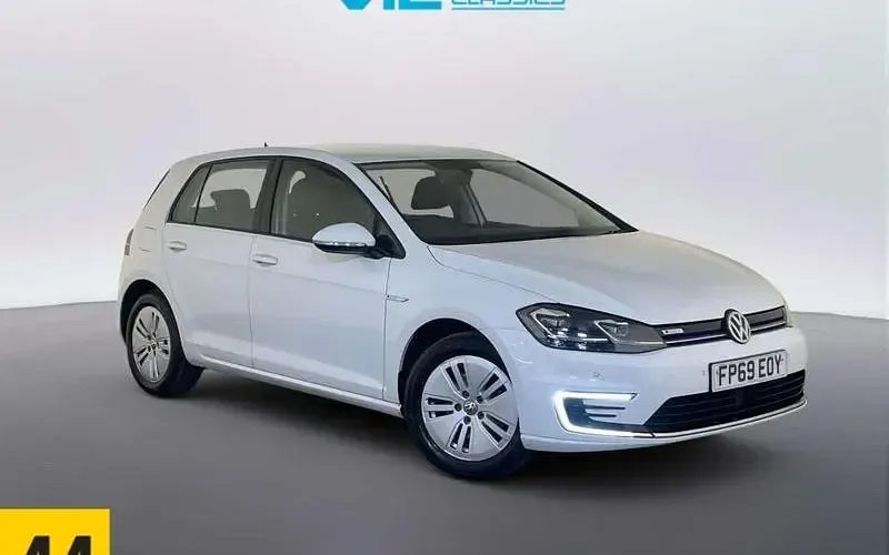 Begagnad VW e-Golf 100 kW (136 HK) 2019 Halvkombi