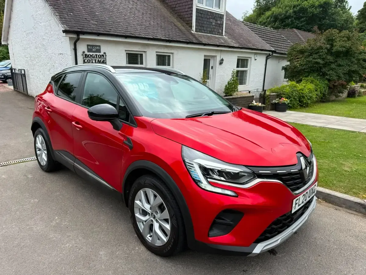 Used Renault Captur Iconic 100 HP (73 kW) 2020 Red  black SUV