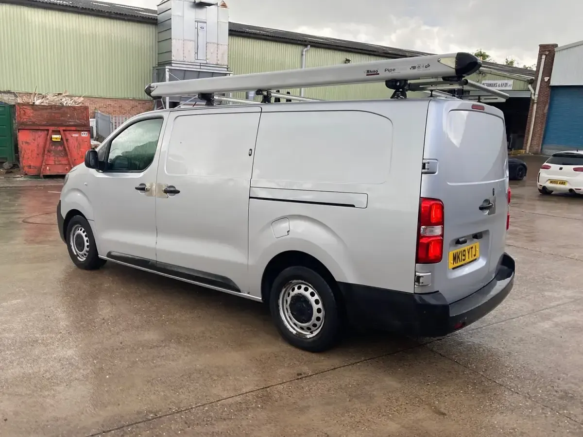 Used Peugeot Expert 2019 Silver Van