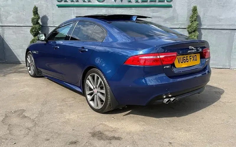 Used Jaguar XE R-Sport 179 HP (131 kW) 2019 Sedan