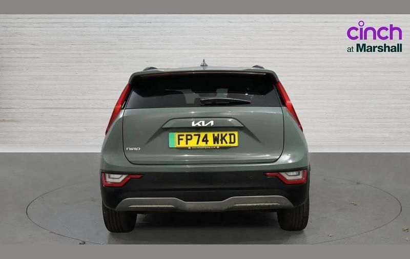 Begagnad Kia e-Niro 150 kW (204 HK) 2024 Grön SUV