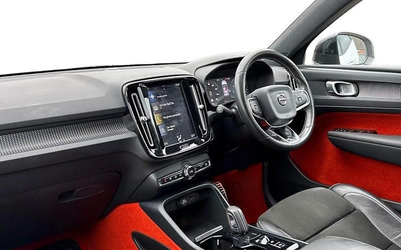Used Volvo XC40 R-Design 190 HP (139 kW) 2019 Silver SUV