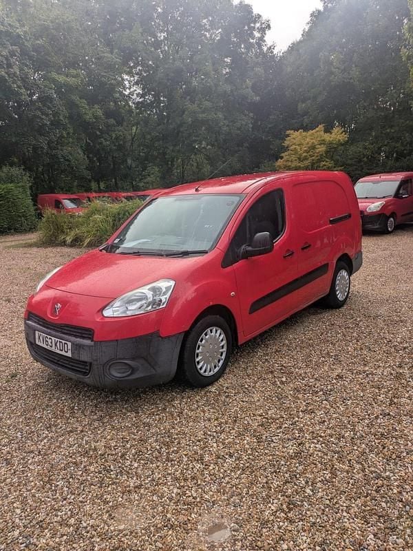 Red Used 2014 Peugeot Partner S MPV | £3,950 (Fair price) - Image 1/4