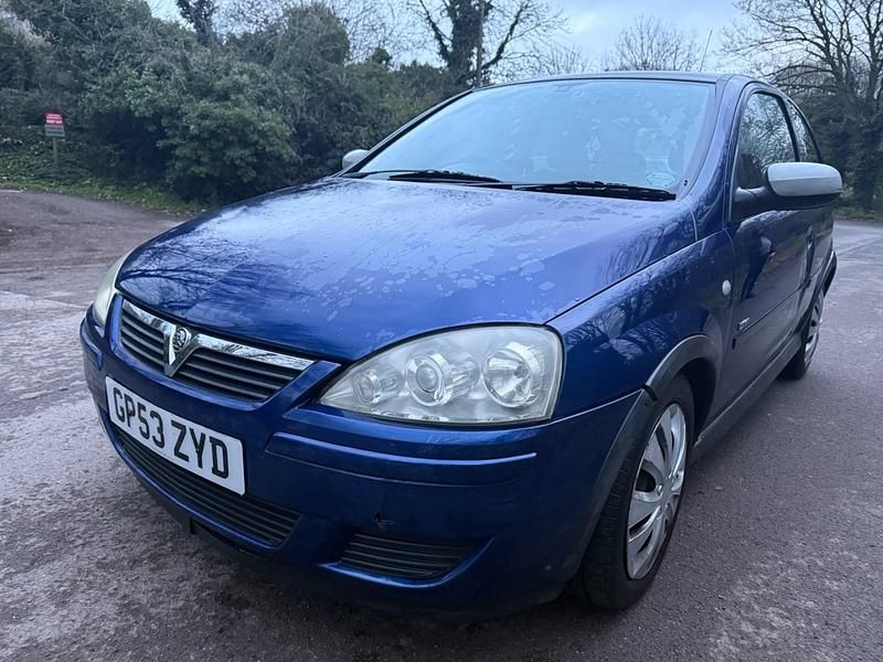 Used Vauxhall Corsa Design Edition 2004 Blue Hatchback