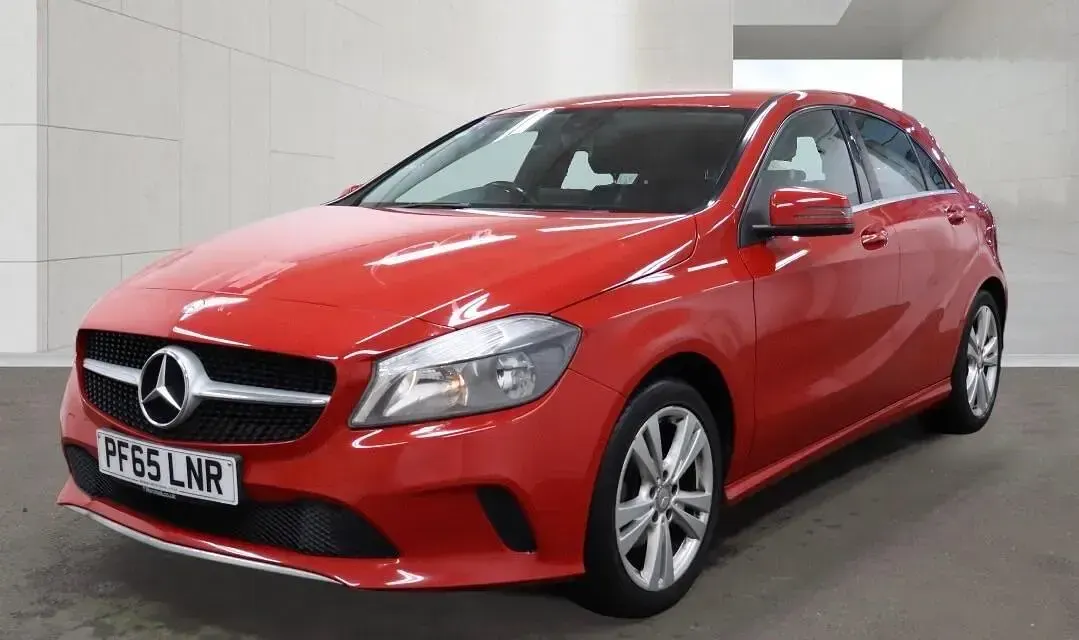 Used Mercedes A180 2016 Red Hatchback