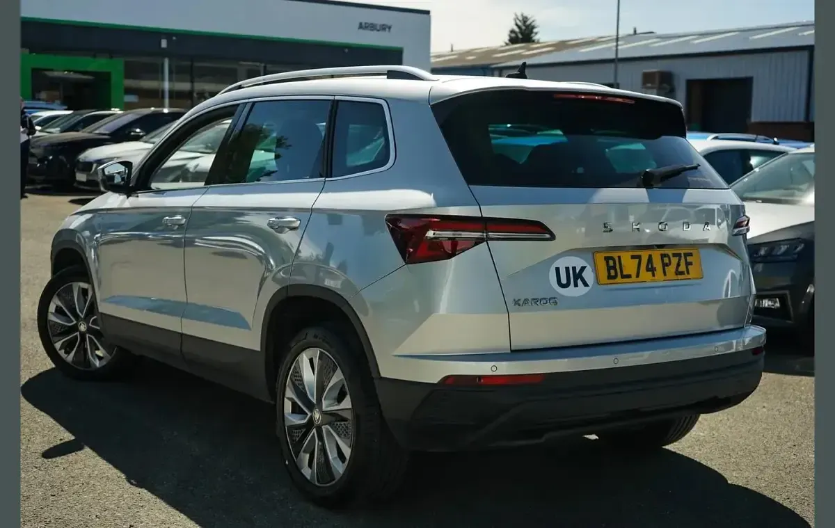 Gebraucht Skoda Karoq SE L 150 PS (110 kW) 2024 Silber SUV