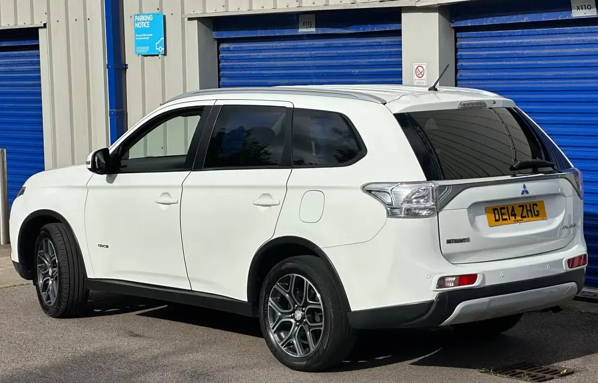 Used Mitsubishi Outlander 2014 White SUV