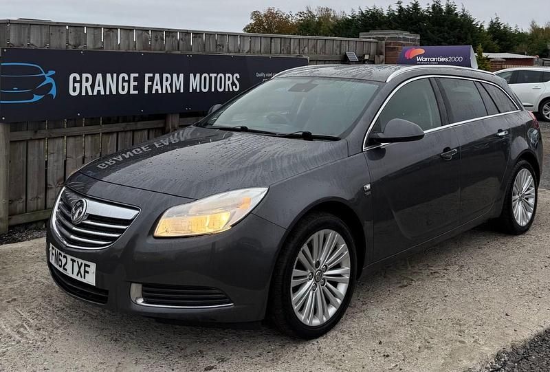 Used Vauxhall Insignia 160 HP (117 kW) 2012 Grey Estate