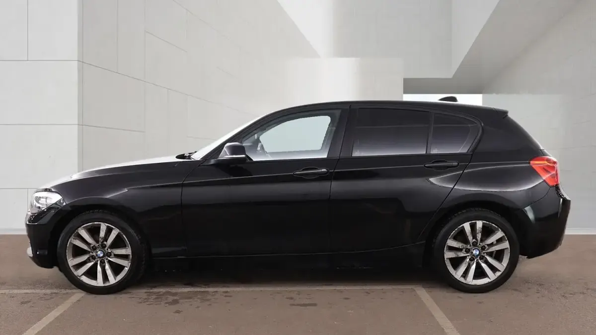 Used BMW 116 Sport Line 2016 Black Hatchback