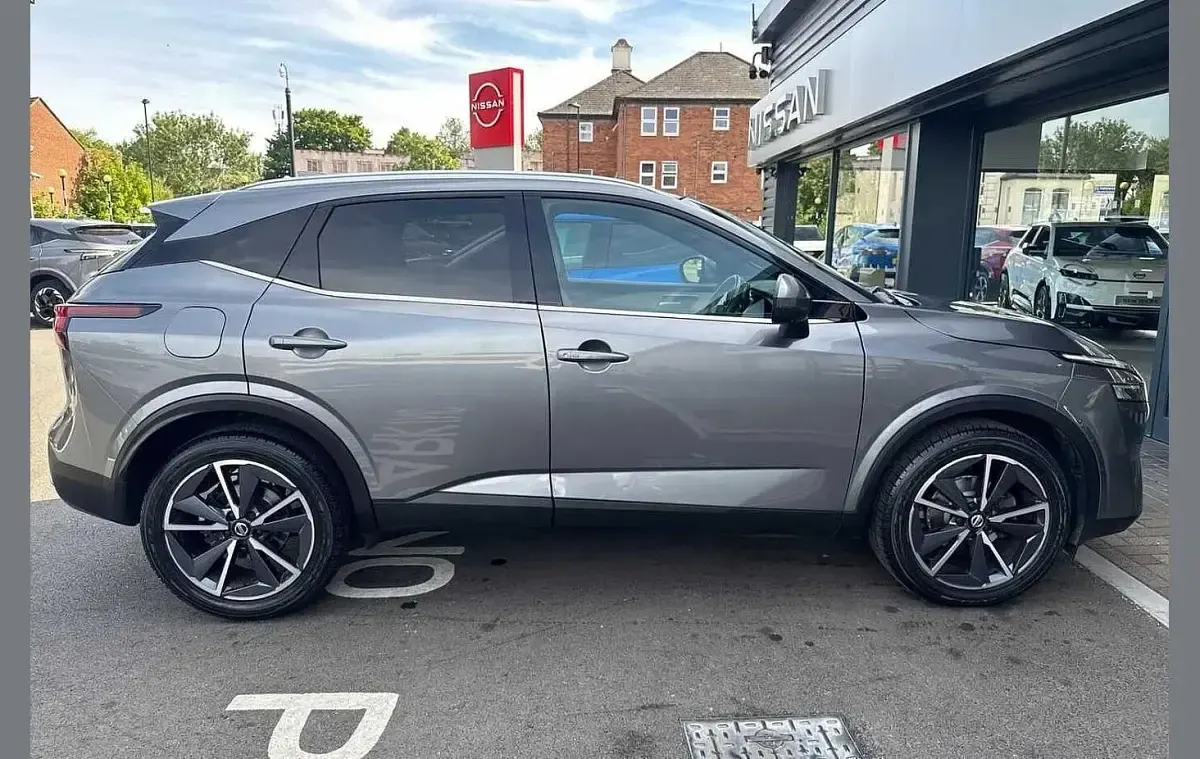 Used Nissan Qashqai Tekna 155 HP (114 kW) 2022 Grey SUV