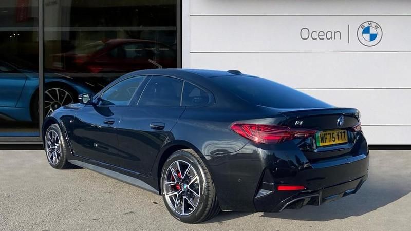 Begagnad BMW i4 Shadowline 394 kW (537 HK) 2025 Svart Sedan