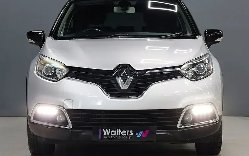 Used Renault Captur Dynamique 90 HP (66 kW) 2015 SUV