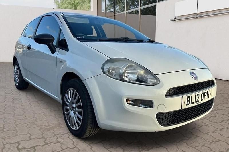 White Used 2012 Fiat Punto Pop Hatchback | £1,995 (Fair price) - Image 1/1