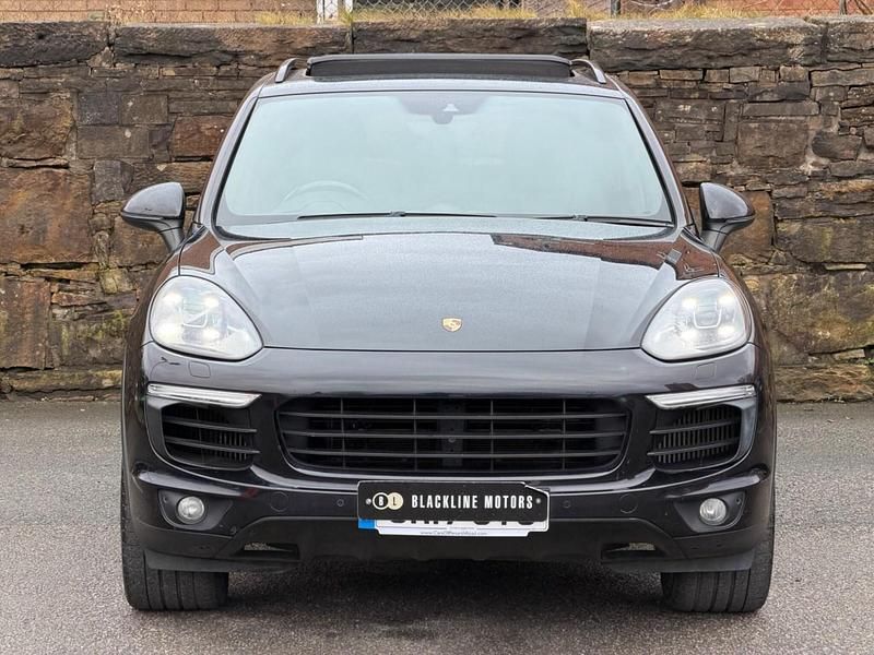 Used Porsche Cayenne 385 HP (283 kW) 2017 Black SUV