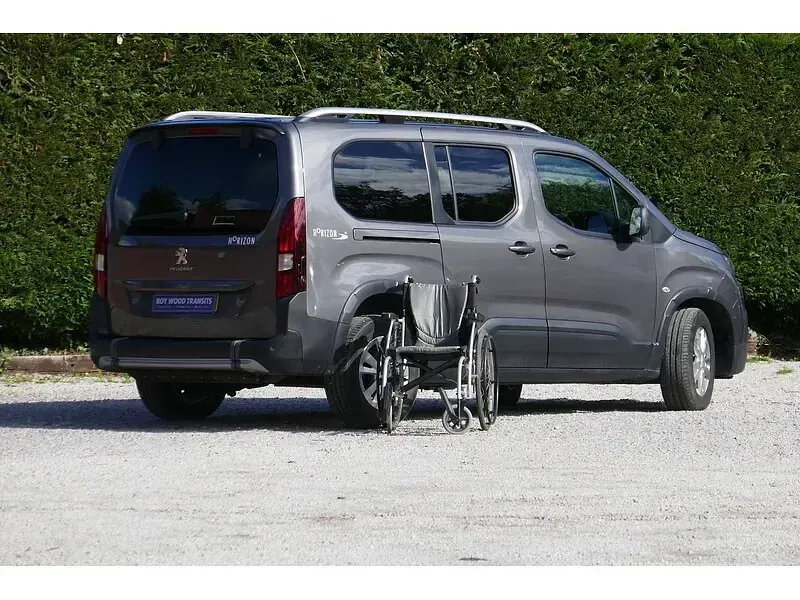 Used Peugeot Rifter Allure Premium 131 HP (96 kW) 2022 Grey MPV