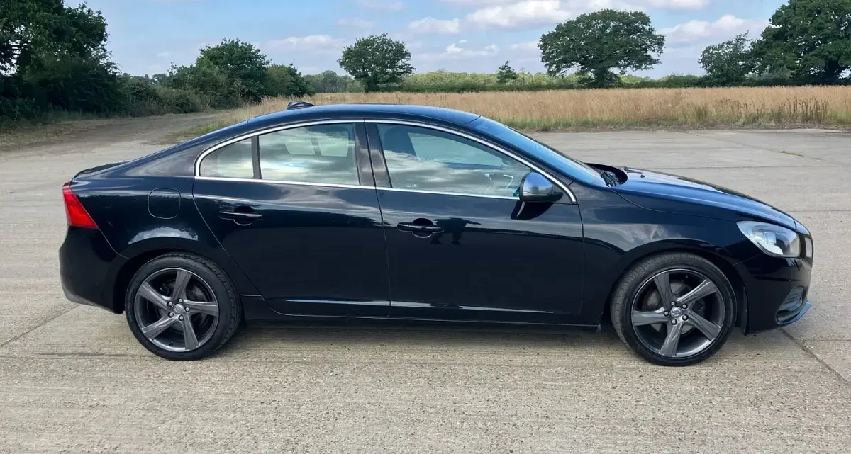 Used Volvo S60 R-Design 163 HP (119 kW) 2012 Black Sedan