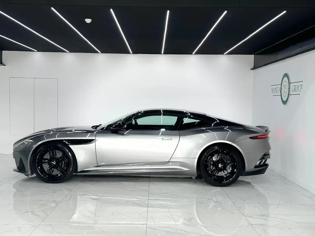 Used Aston Martin DBS 715 HP (525 kW) 2019 Green Coupe