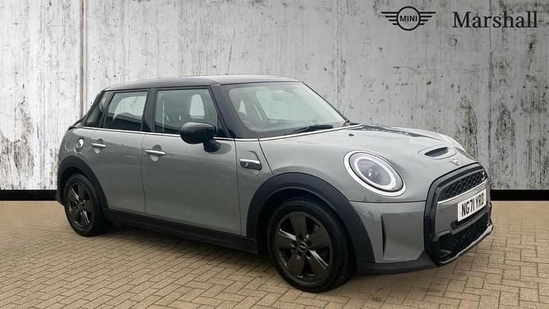 Moonwalk grey Used 2022 Mini Cooper S Classic Hatchback | £15,980 (Super price) - Image 1/4