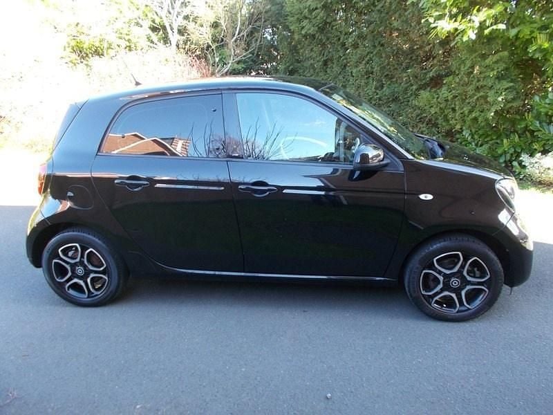 Used Smart ForFour Prime 71 HP (52 kW) 2015 Black Hatchback