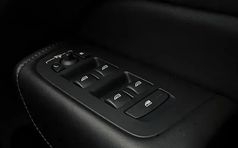 Used Volvo XC60 Inscription 250 HP (183 kW) 2021 Grey SUV