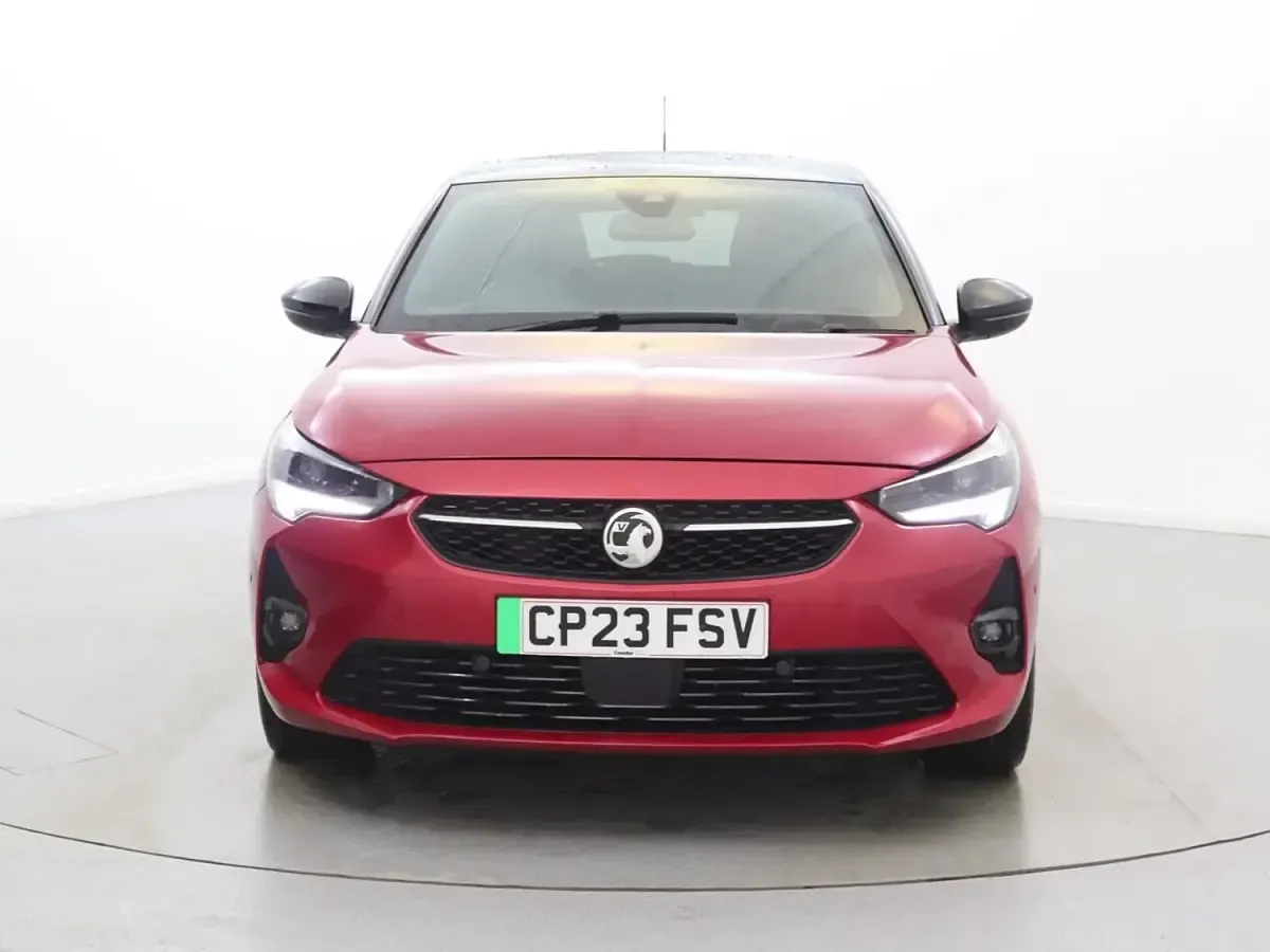 Usado Vauxhall Corsa-e Ultimate 100 kW (136 HP) 2023 Vermelho Citadino