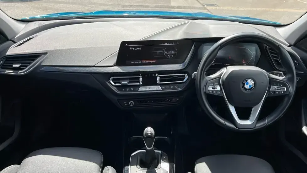 Used BMW 118 Sport Line 136 HP (100 kW) 2023 Snapper rocks blue Hatchback