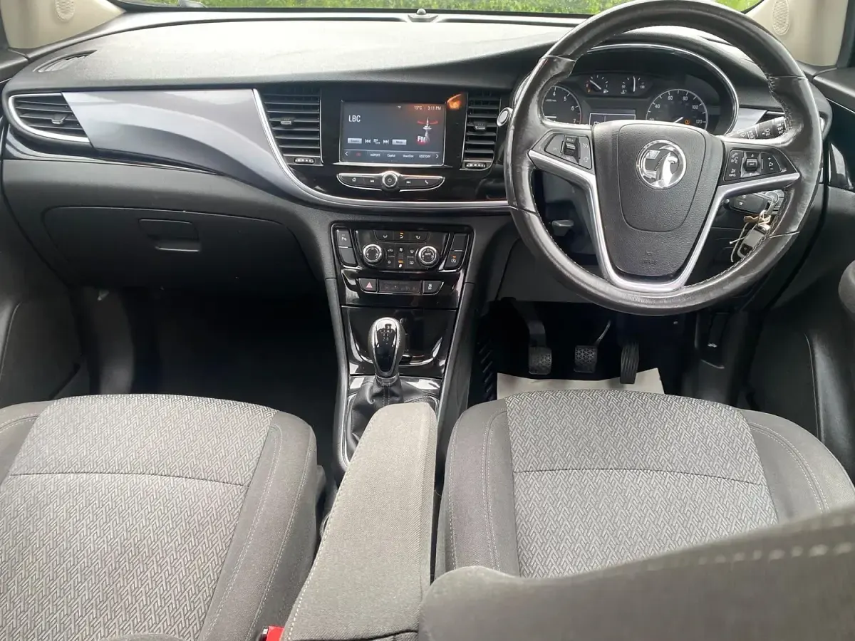 Used Vauxhall Mokka X Active 115 HP (84 kW) 2017 White SUV