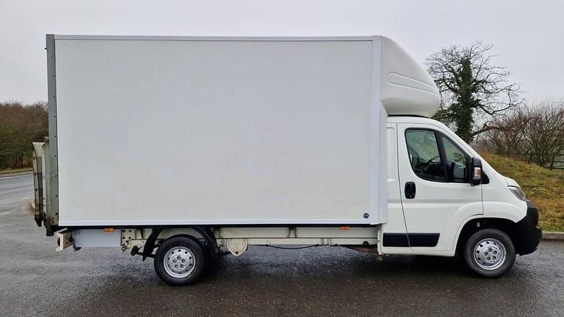 Used Citroën Relay 165 HP (121 kW) 2020 White Van