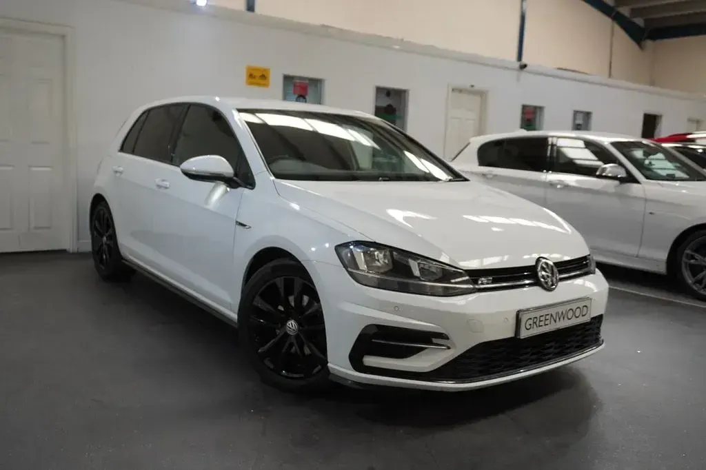 Used VW Golf VII R-line 150 HP (110 kW) 2017 White Hatchback