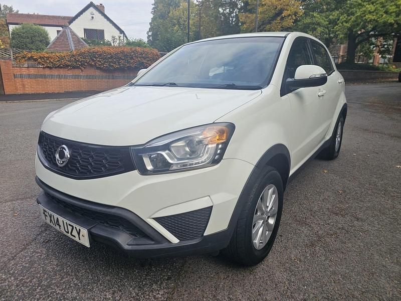 White Used 2014 Ssangyong (KGM) Korando Estate | £3,999 - Image 1/4