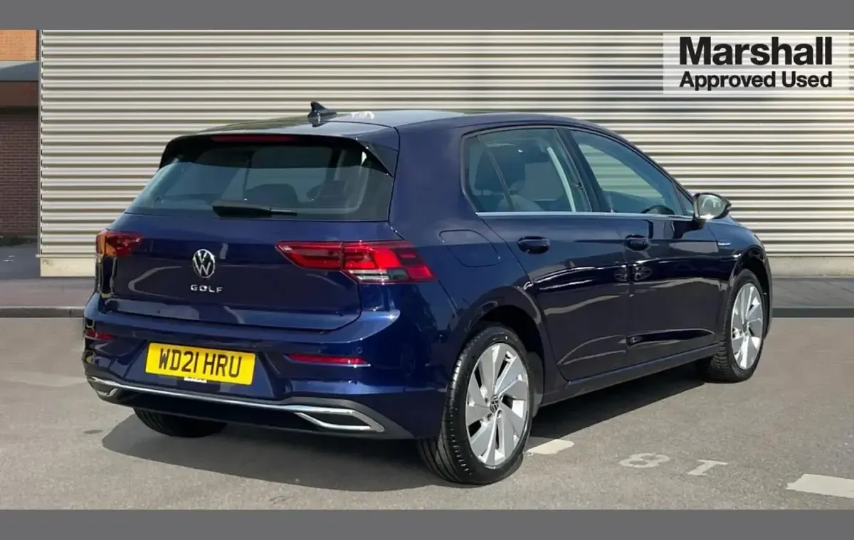 Used VW Golf VIII Style 128 HP (94 kW) 2021 Blue Hatchback