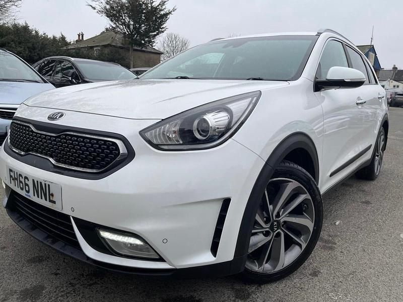 Used Kia Niro 139 HP (102 kW) 2016 White SUV