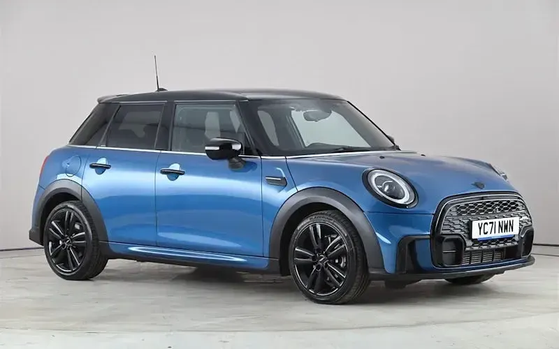 Used Mini Cooper Hatch 136 HP (100 kW) 2021 Hatchback
