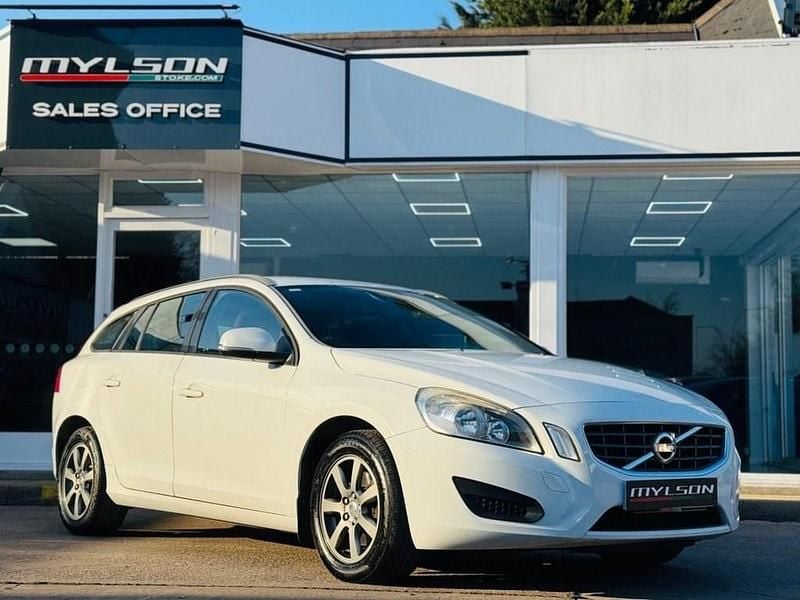 Used Volvo V60 163 HP (119 kW) 2012 White Estate