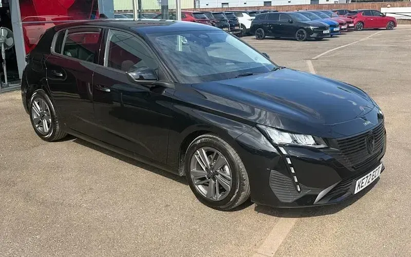 Used Peugeot 308 Active Premium 131 HP (96 kW) 2023 Hatchback