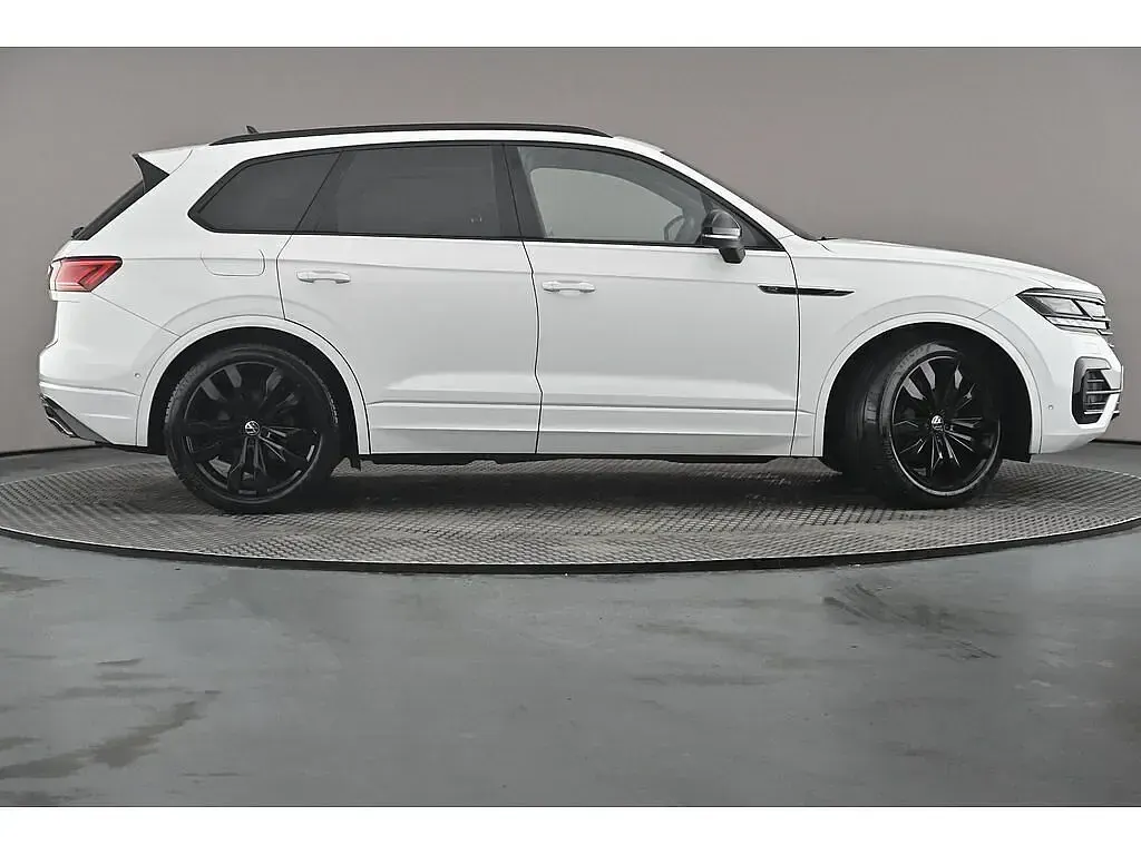 Used VW Touareg Black Edition 286 HP (210 kW) 2023 White SUV