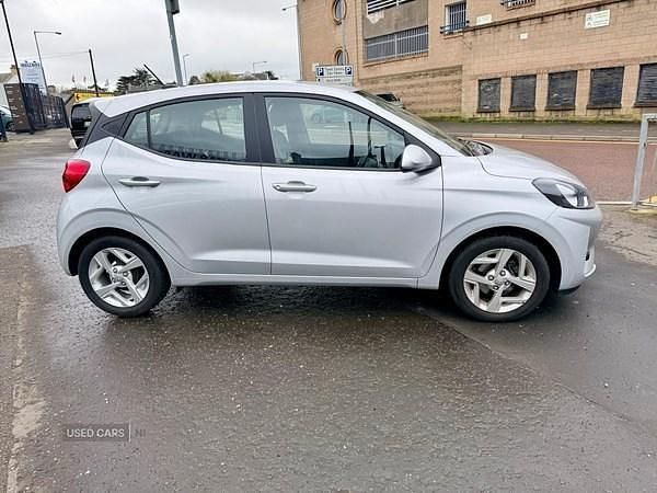 Used Hyundai i10 SE 84 HP (61 kW) 2023 Silver Hatchback
