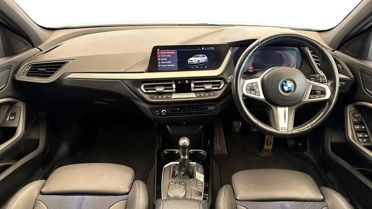 Used BMW 118 M Sport 134 HP (98 kW) 2022 White Hatchback