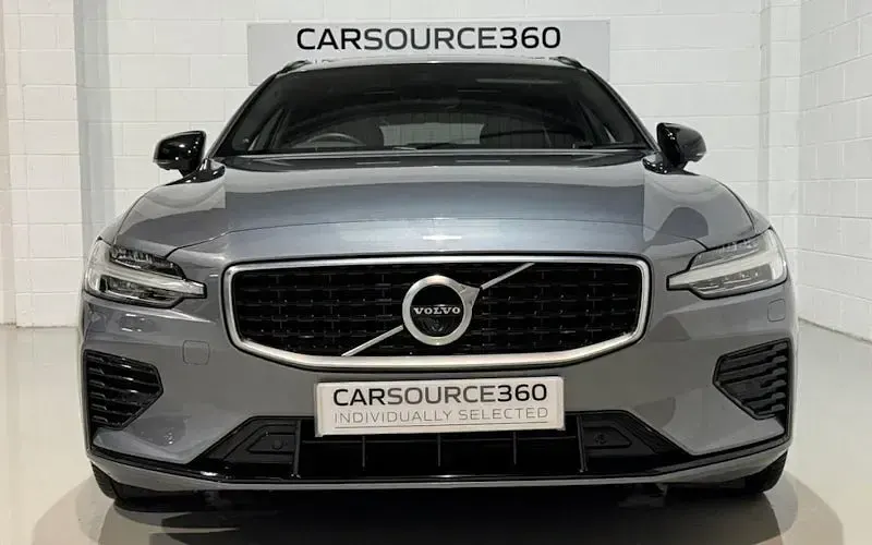 Begagnad Volvo V60 R-Design 390 HK (286 kW) 2020 Grå Kombi