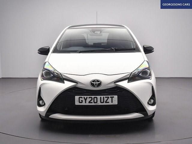 Used Toyota Yaris Sport 100 HP (73 kW) 2020 White Hatchback