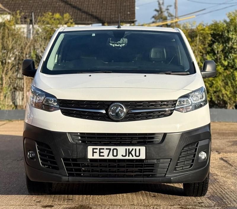 Used Vauxhall Vivaro S 150 HP (110 kW) 2020 White MPV