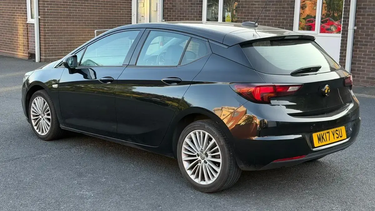 Used Vauxhall Astra Elite 2017 Black Hatchback