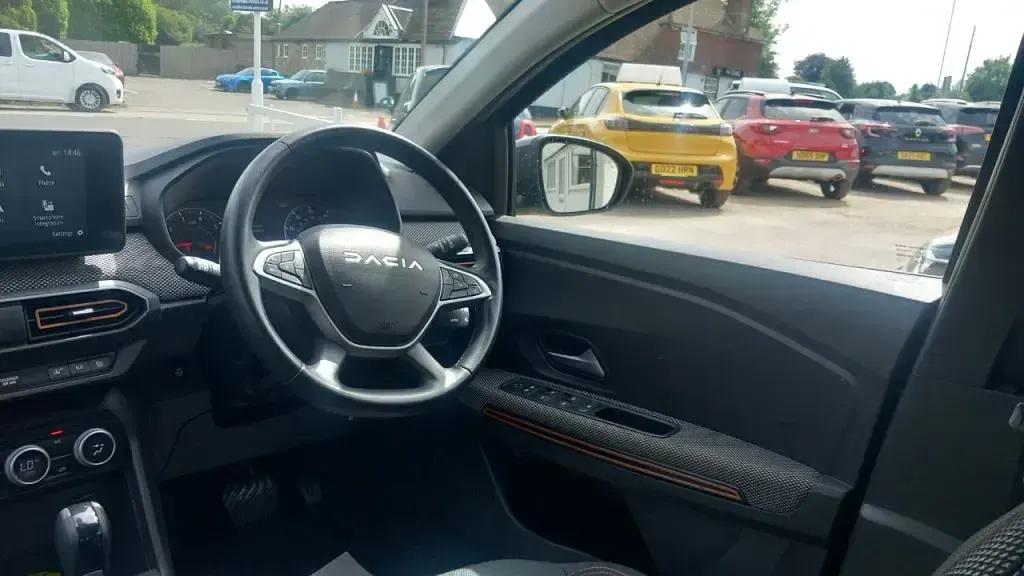 Used Dacia Sandero Journey 91 HP (66 kW) 2023 Green Hatchback
