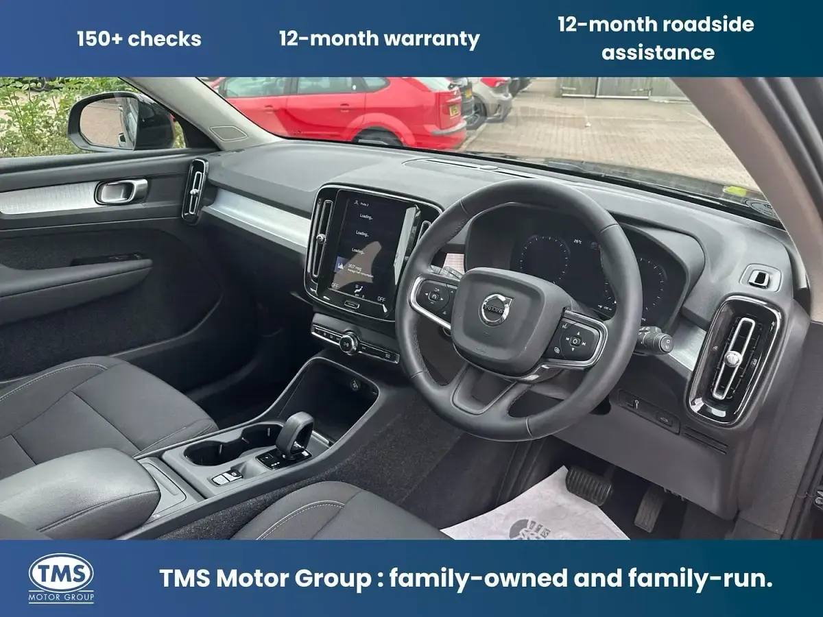 Used Volvo XC40 Momentum 163 HP (119 kW) 2022 Black SUV