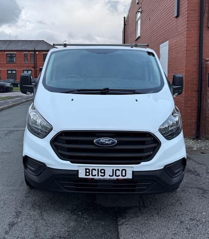Used Ford Transit Custom 105 HP (77 kW) 2019 White Van