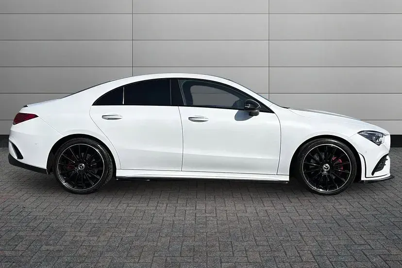Used Mercedes CLA220 AMG Line Premium Plus 190 HP (139 kW) 2023 White Sedan