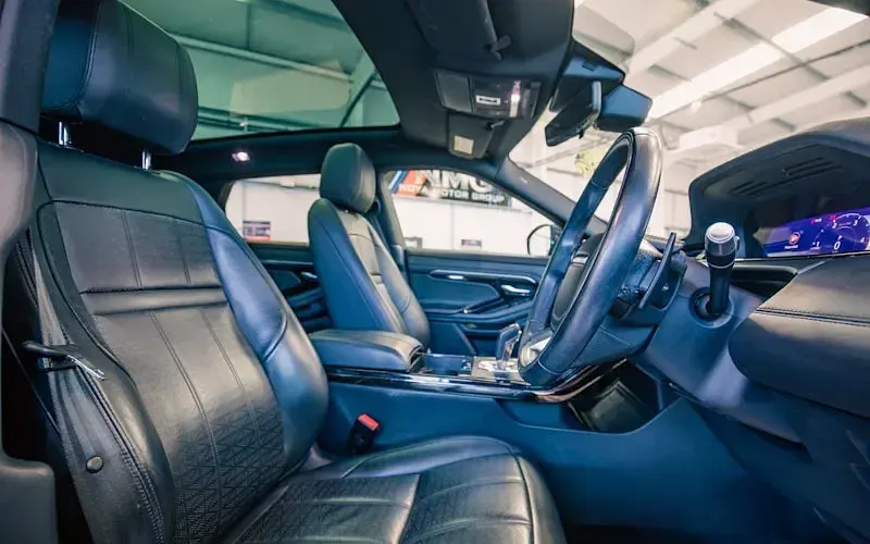 Used Land Rover Range Rover evoque HSE Dynamic 182 HP (133 kW) 2019 Red SUV