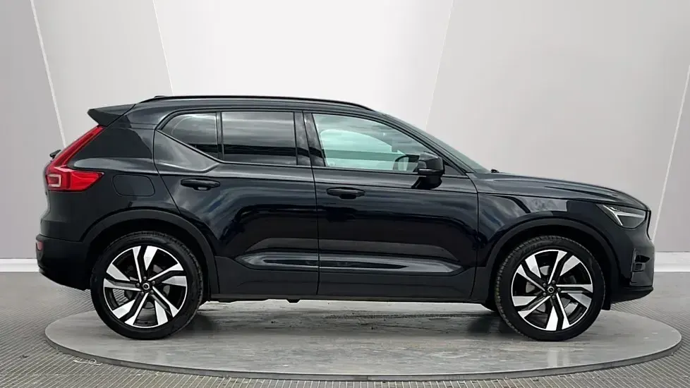 Used Volvo XC40 Plus 197 HP (144 kW) 2024 Black SUV